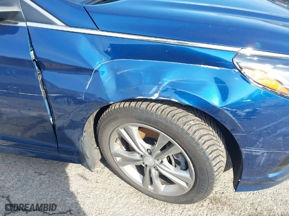 2019 Hyundai Sonata Sport with VIN 5NPE34AF1KH793452, listed as a IAAI auction lot 41924239 with 86,102 mi miles. Bid and sale history available at carsss.com. Image 6.