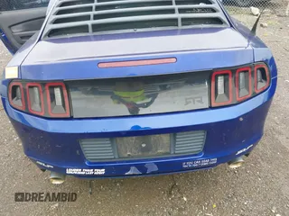 2014 Ford Mustang V6 с VIN 1ZVBP8AM7E5267695, выставлен на аукционе IAAI как лот 42535101 с пробегом 109 183 миль миль и . История ставок и продаж доступна на DreamBid. Изображение 16.