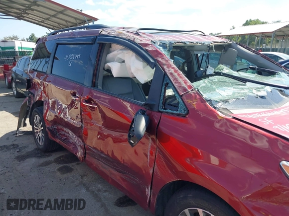2019 Toyota Sienna XLE Auto Access Seat with VIN 5TDYZ3DC5KS981215, listed as a IAAI auction lot 40288449 with 73,473 mi miles. Bid and sale history available at carsss.com. Image 13.