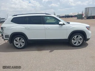 2022 Volkswagen Atlas 3.6L V6 SE w/Technology with VIN 1V2WR2CA2NC524674, listed as a IAAI auction lot 42116089 with 55,598 mi miles. Bid and sale history available at carsss.com. Image 13.