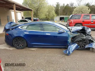 2017 Tesla Model S 100D with VIN 5YJSA1E27HF220982, listed as a IAAI auction lot 41731047 with Not Provided miles and . Bid and sale history available at DreamBid. Image 13.