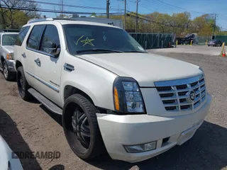 2007 Cadillac Escalade z VIN 1GYFK63857R355240, wystawiony jako IAAI lot #42165120 z przebiegiem Nie podano mil oraz . Historia ofert i sprzedaży dostępna na DreamBid. Obrazek 1.