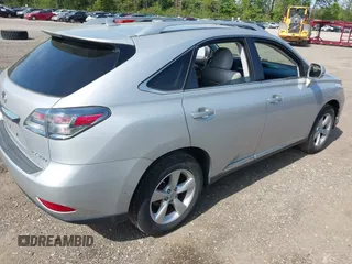 2010 Lexus RX 350 z VIN 2T2BK1BAXAC017261, wystawiony jako IAAI lot #42233787 z przebiegiem 101 772 mil mil oraz . Historia ofert i sprzedaży dostępna na DreamBid. Obrazek 4.