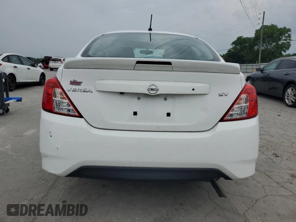2019 Nissan Versa SV z VIN 3N1CN7APXKL880765, wystawiony jako Copart lot #57474965 z przebiegiem 27 736 mil mil oraz Szkoda całkowita • Salvage title. Historia ofert i sprzedaży dostępna na DreamBid. Obrazek 6.