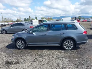 2017 Volkswagen Golf S z VIN 3VWH17AU8HM531138, wystawiony jako IAAI lot #41924960 z przebiegiem 85 921 mil mil oraz . Historia ofert i sprzedaży dostępna na DreamBid. Obrazek 15.