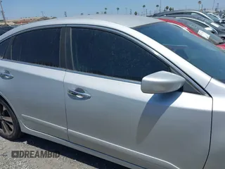 2017 Nissan Altima S z VIN 1N4AL3AP7HN324639, wystawiony jako IAAI lot #42008550 z przebiegiem 101 419 mil mil oraz . Historia ofert i sprzedaży dostępna na DreamBid. Obrazek 14.