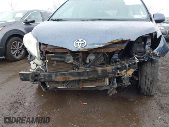 2015 Toyota Sienna LE AAS with VIN 5TDKK3DC6FS624643, listed as a IAAI auction lot 41919475 with Not Provided miles and . Bid and sale history available at DreamBid. Image 6.