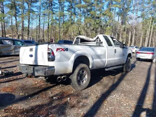 2015 Ford Super Duty F-250 SRW XLT with VIN 1FT7X2BT2FED37097, listed as a IAAI auction lot 41084977 with 224,317 mi miles. Bid and sale history available at carsss.com. Image 4.
