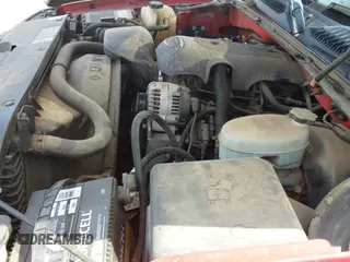 2003 Chevrolet Silverado 1500 LS z VIN 1GCEC14T03Z234355, wystawiony jako IAAI lot #42064198 z przebiegiem 136 605 mil mil oraz . Historia ofert i sprzedaży dostępna na DreamBid. Obrazek 20.