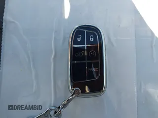 2019 Jeep Cherokee Latitude Plus z VIN 1C4PJMLNXKD195563, wystawiony jako IAAI lot #42461618 z przebiegiem 78 603 mil mil oraz . Historia ofert i sprzedaży dostępna na DreamBid. Obrazek 11.
