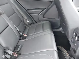 2017 Volkswagen Tiguan S z VIN WVGBV7AX1HK031235, wystawiony jako IAAI lot #42146876 z przebiegiem 95 028 mil mil oraz . Historia ofert i sprzedaży dostępna na DreamBid. Obrazek 8.