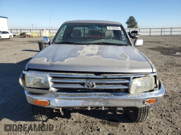 1997 Toyota T100 SR5 with VIN JT4UN24D6V0037539, listed as a Copart auction lot 42195245 with 364,681 mi miles and Salvage Title. Bid and sale history available at DreamBid. Image 5.