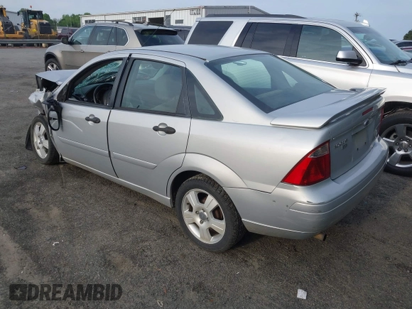 2006 Ford Focus S with VIN 1FAFP34N46W158088, listed as a IAAI auction lot 42012451 with 190,222 mi miles and . Bid and sale history available at carsss.com. Image 3.