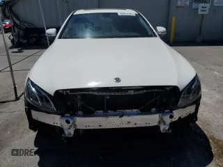 2019 Mercedes-Benz E 300 z VIN WDDZF4JBXKA529715, wystawiony jako Copart lot #56914325 z przebiegiem 71 343 mil mil oraz Szkoda całkowita • Salvage title. Historia ofert i sprzedaży dostępna na DreamBid. Obrazek 5.