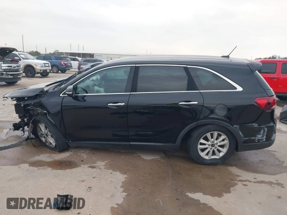 2020 Kia Sorento LX with VIN 5XYPG4A35LG642383, listed as a IAAI auction lot 41232335 with 61,802 mi miles. Bid and sale history available at carsss.com. Image 15.