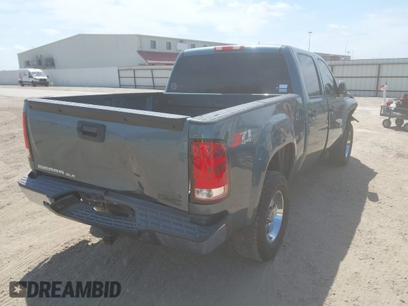 2010 GMC Sierra 1500 SLE z VIN 3GTRKVE35AG209183, wystawiony jako IAAI lot #42064516 z przebiegiem Nie podano mil oraz . Historia ofert i sprzedaży dostępna na DreamBid. Obrazek 4.