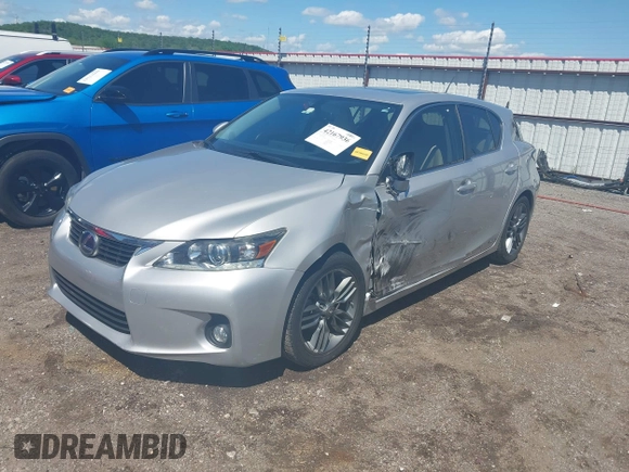 2012 Lexus CT 200h z VIN JTHKD5BH4C2095618, wystawiony jako IAAI lot #42167936 z przebiegiem 80 019 mil mil oraz . Historia ofert i sprzedaży dostępna na DreamBid. Obrazek 17.