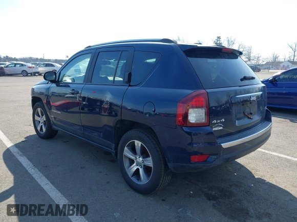 2017 Jeep Compass Latitude z VIN 1C4NJDEBXHD139853, wystawiony jako IAAI lot #41628539 z przebiegiem 103 182 mil mil oraz . Historia ofert i sprzedaży dostępna na DreamBid. Obrazek 3.
