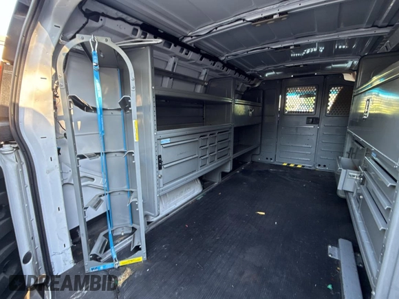 2023 Chevrolet Express Cargo с VIN 1GCWGAFP4P1176442, выставлен на аукционе Copart как лот 65481025 с пробегом 42 680 миль миль и Списание • Salvage title. История ставок и продаж доступна на DreamBid. Изображение 11.