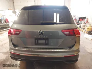 2022 Volkswagen Tiguan SE with VIN 3VV2B7AX5NM165068, listed as a IAAI auction lot 41520963 with 24,829 mi miles. Bid and sale history available at carsss.com. Image 16.