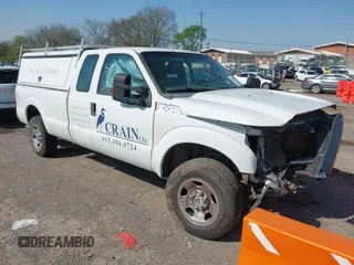 2015 Ford Super Duty F-250 SRW XLT with VIN 1FT7X2B69FEA73967, listed as a IAAI auction lot 41977446 with 270,442 mi miles. Bid and sale history available at carsss.com. Image 1.
