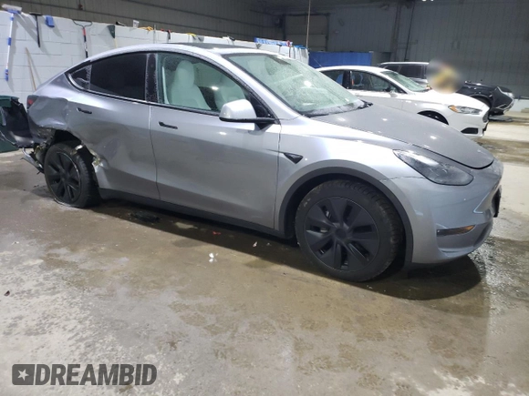 2024 Tesla Model Y Long Range with VIN 7SAYGDEE3RA293367, listed as a Copart auction lot 88109015 with 16,109 mi miles and Salvage Title. Bid and sale history available at DreamBid. Image 4.