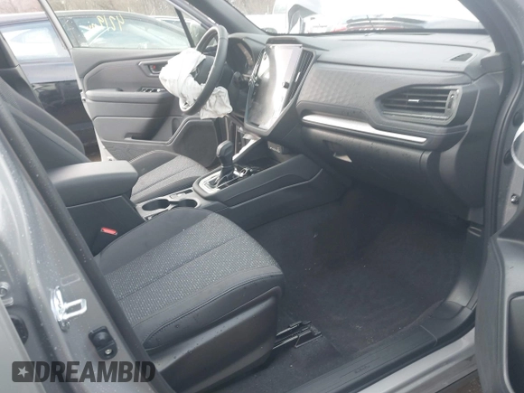 2025 Subaru Forester Premium z VIN JF2SLDDC1SH455666, wystawiony jako IAAI lot #41495573 z przebiegiem 4 383 mil mil oraz . Historia ofert i sprzedaży dostępna na DreamBid. Obrazek 5.