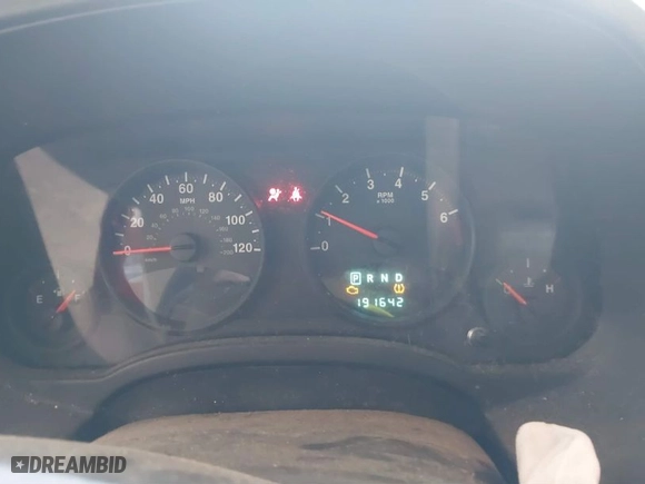 2010 Jeep Patriot Sport with VIN 1J4NF2GB1AD508652, listed as a IAAI auction lot 39951035 with 191,642 mi miles. Bid and sale history available at carsss.com. Image 7.