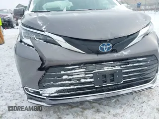 2022 Toyota Sienna XLE with VIN 5TDYRKEC4NS120170, listed as a IAAI auction lot 41630234 with 42,956 mi miles and . Bid and sale history available at DreamBid. Image 6.
