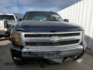 2007 Chevrolet Silverado 1500 1LT with VIN 3GCEC13J07G523824, listed as a Copart auction lot 85211794 with 304,461 mi miles and Salvage Title. Bid and sale history available at DreamBid. Image 5.