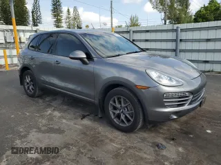 2012 Porsche Cayenne z VIN WP1AA2A23CLA06115, wystawiony jako Copart lot #57224365 z przebiegiem 162 578 mil mil oraz Szkody całkowita. Historia ofert i sprzedaży dostępna na DreamBid. Obrazek 4.