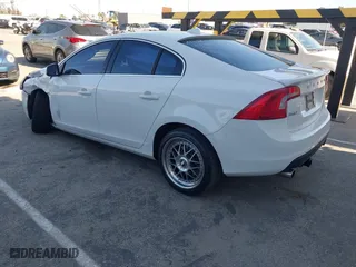 2013 Volvo S60 T5 Premier with VIN YV1612FS7D2184899, listed as a IAAI auction lot 42003628 with 140,073 mi miles. Bid and sale history available at carsss.com. Image 3.