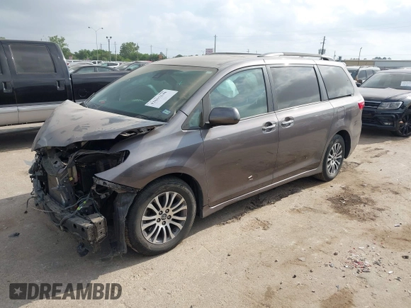 2019 Toyota Sienna XLE Auto Access Seat with VIN 5TDYZ3DC4KS015406, listed as a IAAI auction lot 42067648 with 81,070 mi miles. Bid and sale history available at carsss.com. Image 18.