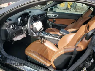 2018 Mercedes-Benz SLC 300 с VIN WDDPK3JA1JF156084, выставлен на аукционе Copart как лот 54167855 с пробегом 45 036 миль миль и Списание • Salvage title. История ставок и продаж доступна на DreamBid. Изображение 7.