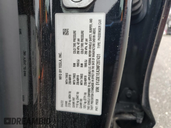 2022 Tesla Model 3 z VIN 5YJ3E1EA3NF287431, wystawiony jako Copart lot #58209025 z przebiegiem 96 549 mil mil oraz Czysty tytuł • Clean title. Historia ofert i sprzedaży dostępna na DreamBid. Obrazek 13.