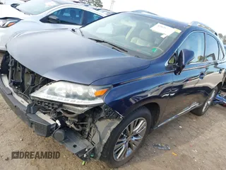 2013 Lexus RX 450h z VIN JTJBC1BA4D2052072, wystawiony jako IAAI lot #42076657 z przebiegiem 138 396 mil mil oraz . Historia ofert i sprzedaży dostępna na DreamBid. Obrazek 18.
