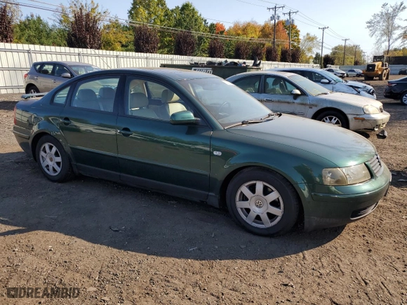 1999 Volkswagen Passat GLS with VIN WVWPD63B5XE497918, listed as a Copart auction lot 75795044 with 121,229 mi miles and Salvage Title. Bid and sale history available at carsss.com. Image 4.