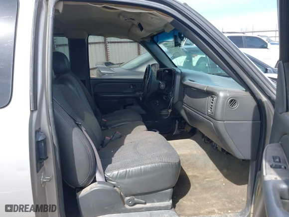 2006 Chevrolet Silverado 1500 LS with VIN 1GCEC19V16Z233584, listed as a IAAI auction lot 41664131 with 316,943 mi miles. Bid and sale history available at carsss.com. Image 5.