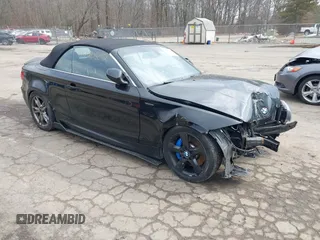 2011 BMW 1 Series 135i с VIN WBAUN7C50BVM25336, выставлен на аукционе IAAI как лот 41720402 с пробегом Не указан миль и . История ставок и продаж доступна на DreamBid. Изображение 1.
