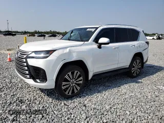 2023 Lexus LX 600 Luxury z VIN JTJGB7CX8P4033189, wystawiony jako Copart lot #53328915 z przebiegiem 7 307 mil mil oraz Szkoda całkowita • Salvage title. Historia ofert i sprzedaży dostępna na DreamBid. Obrazek 1.
