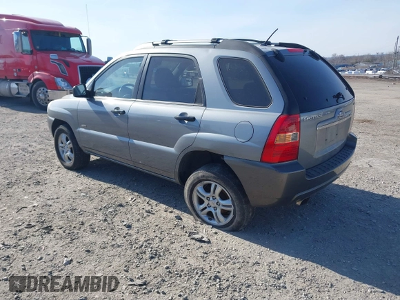2008 Kia Sportage LX with VIN KNDJE723487455152, listed as a IAAI auction lot 41638720 with 247,286 mi miles. Bid and sale history available at carsss.com. Image 3.