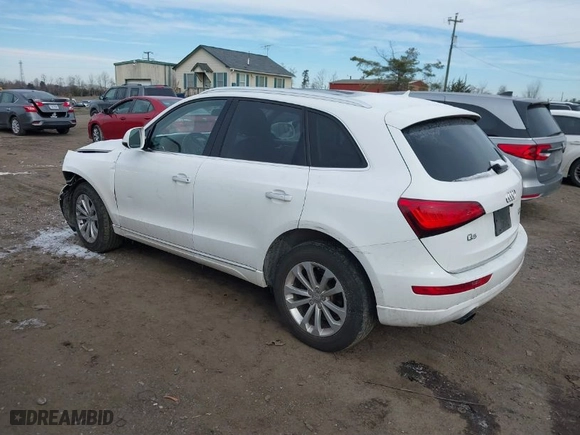 2016 Audi Q5 Premium with VIN WA1C2AFP1GA140297, listed as a IAAI auction lot 41374004 with 104,196 mi miles. Bid and sale history available at carsss.com. Image 3.