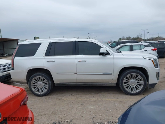 2016 Cadillac Escalade Platinum with VIN 1GYS3DKJ0GR405742, listed as a IAAI auction lot 41639802 with 77,576 mi miles. Bid and sale history available at carsss.com. Image 13.