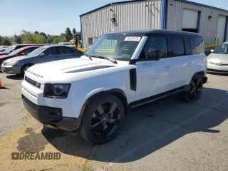 2023 Land Rover Defender V8 z VIN SALEWEEE6P2109107, wystawiony jako Copart lot #55829475 z przebiegiem 24 525 mil mil oraz Szkoda całkowita • Salvage title. Historia ofert i sprzedaży dostępna na DreamBid. Obrazek 1.