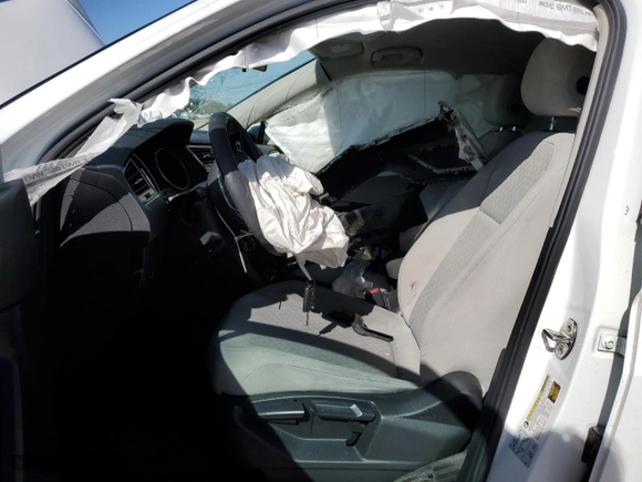 2019 Volkswagen Tiguan S with VIN 3VV1B7AX2KM009383, listed as a Copart auction lot 43583725 with 0 mi miles and Salvage Title. Bid and sale history available at carsss.com. Image 7.