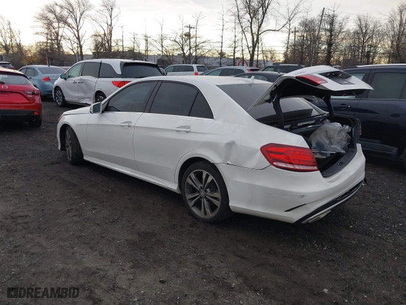 2016 Mercedes-Benz E-Class E 350 Sport with VIN WDDHF5KB6GB237450, listed as a IAAI auction lot 41297976 with 60,573 mi miles. Bid and sale history available at carsss.com. Image 3.