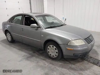 2004 Volkswagen Passat Sedan GLS with VIN WVWPD63B24E132950, listed as a IAAI auction lot 41682334 with 89,493 mi miles. Bid and sale history available at carsss.com. Image 1.