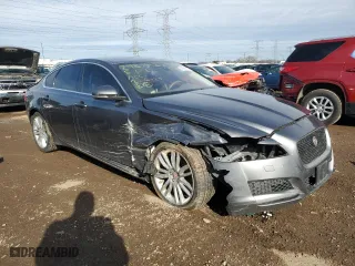 2016 Jaguar XF 35t Prestige with VIN SAJBK4BV8GCY18346, listed as a Copart auction lot 46985125 with 89,484 mi miles and Salvage Title. Bid and sale history available at carsss.com. Image 4.