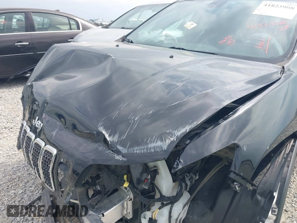 2020 Jeep Cherokee Latitude z VIN 1C4PJMCB7LD546629, wystawiony jako IAAI lot #41823908 z przebiegiem 24 897 mil mil oraz . Historia ofert i sprzedaży dostępna na DreamBid. Obrazek 15.