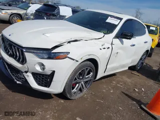 2022 Maserati Levante GT with VIN ZN661XUA5NX388097, listed as a IAAI auction lot 41859084 with 31,252 mi miles. Bid and sale history available at carsss.com. Image 19.